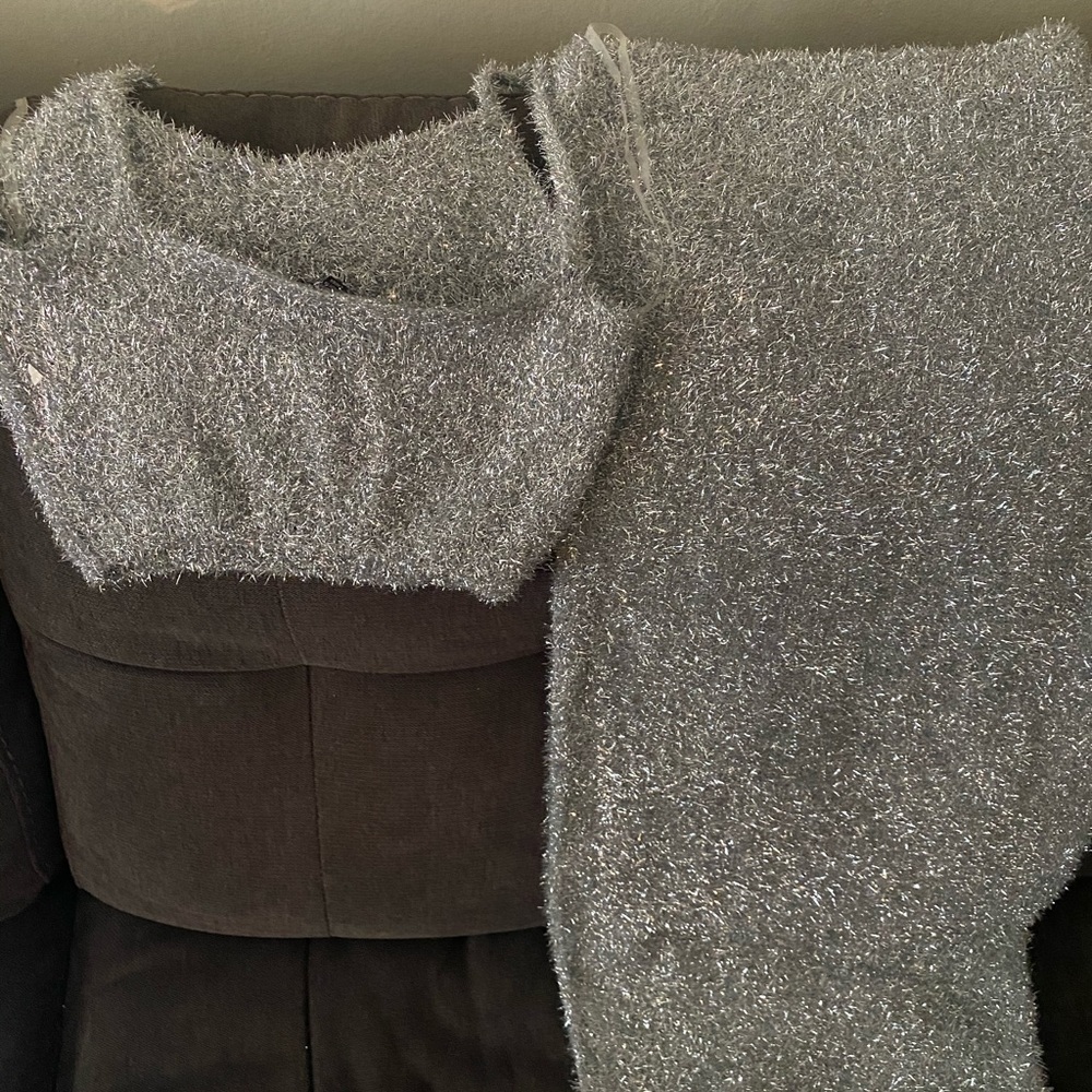 Silver Two Piece Set - Picture 4 of 4